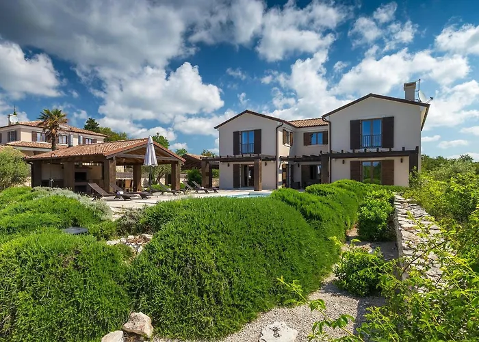 Villa Santi