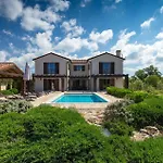 Villa Santi Vikendica