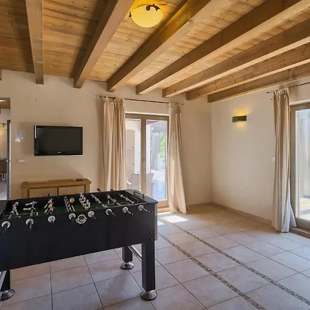 Lovely In With Kitchen Rovinj