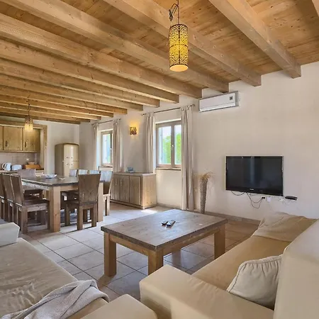Villa Santi