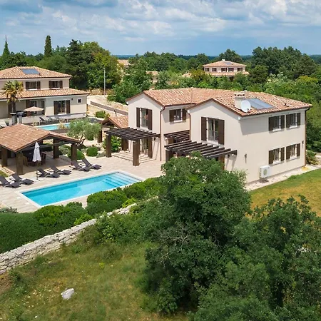 펜션 Villa Santi 로비니